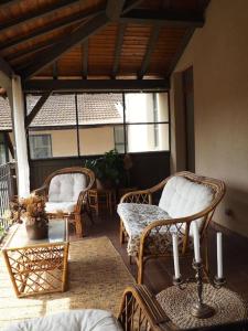 Villas Charmante Grange aux Monts d-Or : photos des chambres