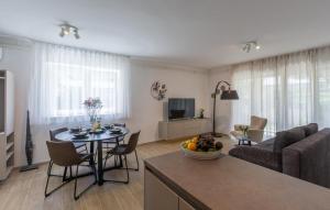 1 Bedroom Beautiful Apartment In Porec