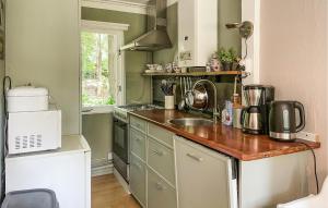 3 Bedroom Lovely Home In Holten