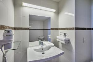Hotels Ace Hotel Caen Nord Memorial : photos des chambres