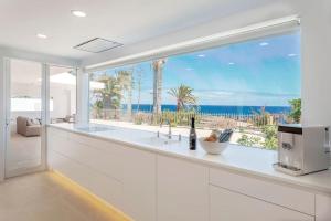 Ocean Bliss Beautiful Villa with Pool and Sea Views