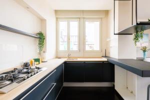 Elegant Penthouse With A View Of The Two Towers And Piazza Maggiore