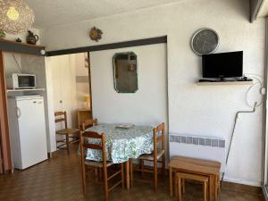 Appartement 2 pièces avec climatisation, 2 terrasses et accès direct au port - Le Grau-du-Roi - FR-1-250-96