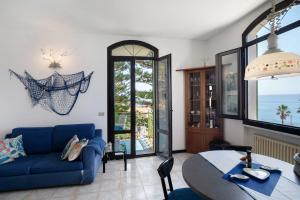 Wonderful flat by sea chez Monique