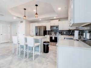Last Minute Disney Getaway! Private Pool, Hot Tub & Games Room. Book Now! #72579