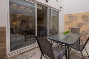 CASA FLORIT - CENTER MODERN 1BR 2Bth TERRACE WI-FI AC