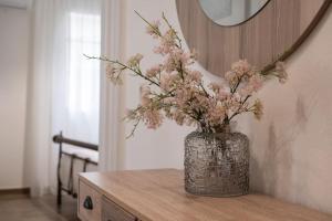 Erato Cosy Apartment by Home SH