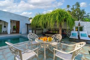 StayVistas Suman Vatika with Outdoor Pool & Terrace at Pench