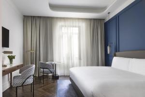 Classic King Room - Accessible room in Ambasciatori Palace Hotel