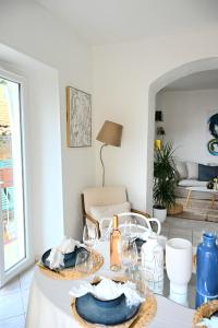 Appartements The Seaside Serenity -NEW AC equipped - Calm with Bay View - Heart of Villefranche : photos des chambres