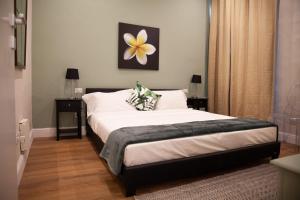 Florentine Jungle large Terrace near the station