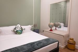 Florentine Jungle large Terrace near the station