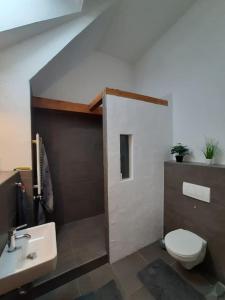 FeWo Grüne Linie mit Balkon-Parken-Wallbox-TV-KoNi