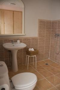 Escaladores Caminito del Rey familia amigos paisaje de ensueño