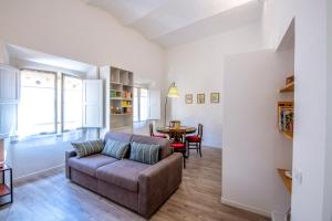 Borgo Santa Croce Apartment by Mamo Florence