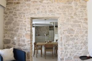 Vasantina Kamena Kućica