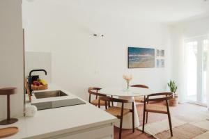 Marea Mediterranea by MONHOLIDAY