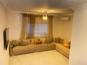 طريق صفرو قرب المستشفى الجامعي و قرب مستشفي أكديطال - Aïn Smar