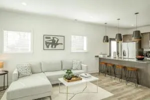 03 Perfect for Companies - Hixson