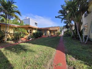 Urban Retreat at Crescent Lk