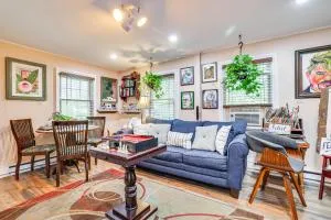 Artsy Cottage in Scotrun with Studio Space and Hot Tub - Scotrun