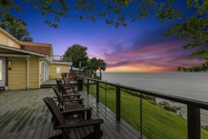Sunset Haven - Lakeside Retreat in GOTL