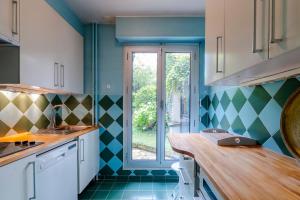 Veeve - The Garden of La Muette