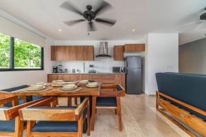 2 BD Suite with Private Balcony, Rooftop Pool, Gym