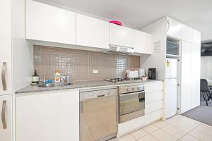 Beachfront Serenity Glenelg