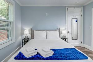 Hollywood Hideaway - 1BR 1BA