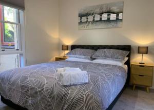 Warm and Spacious 5BR Home w WIFI and Multiple Parking - Hosted by Canstay