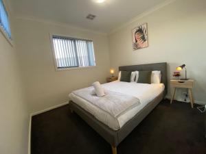 4BR 3BA Modern Townhouse at the Heart of Franklin - Hosted by Canstay