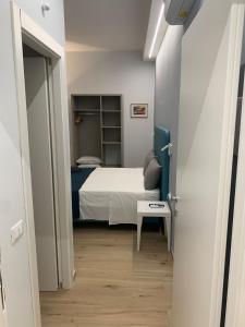 Fla Rooms - by Devona Rooms