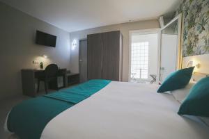 Hotels Holidays & Work HOTEL : photos des chambres