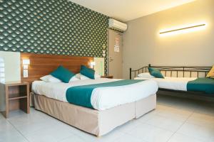 Hotels Holidays & Work HOTEL : photos des chambres