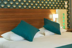 Hotels Holidays & Work HOTEL : photos des chambres