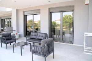 Avanto Apartments Lefkas Awaits