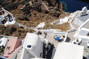 Fotinos Houses Santorini Greece