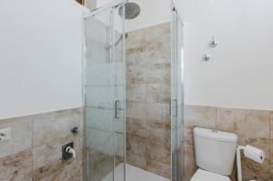 GuestHost - Sisters Home and Suite! img18