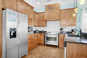 Splish Splash Pet friendly Pool view