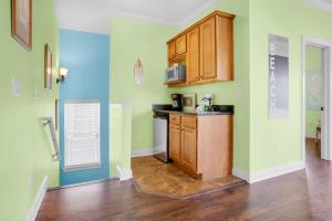 Splish Splash Pet friendly Pool view