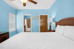 Splish Splash Pet friendly Pool view