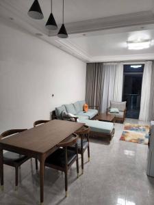 Lovely 3 Bedrooms 3 5 bath Apart with Pool and gym