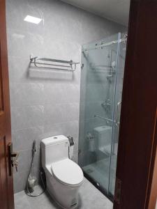 3Bd 3 5BA condo with pool and gym