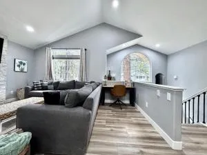 Remodeled Convenient Tahoe Retreat - Mevers