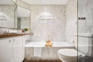 Amazing Sydney Apartment with Pool, Gym and Sauna