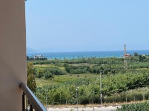 Horizon Apartments - Sea & Mountain View -Modern & Spacious Stay