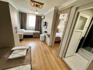 Crowned Exclusive Hotel