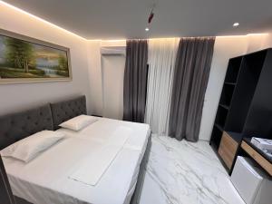 Lezet Hotel