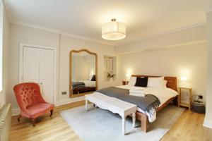 The Nook Central Harrogate Apartment with Parking